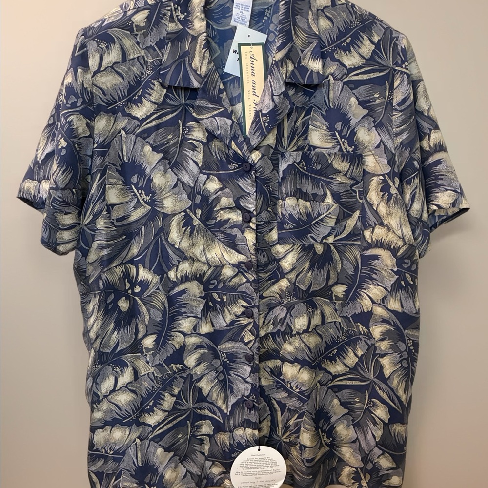 💯 Silk Anna And Frank Navy and Cream Floral Short-Sleeve Button-Down Shirt